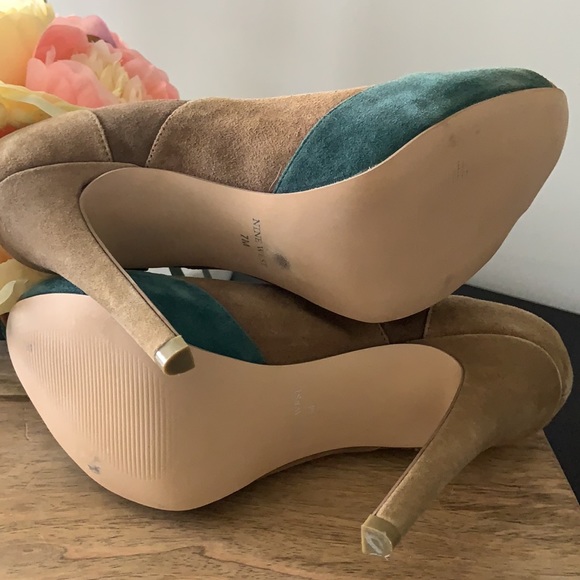 New Nine West Suede Color Block Heels - Picture 5 of 7